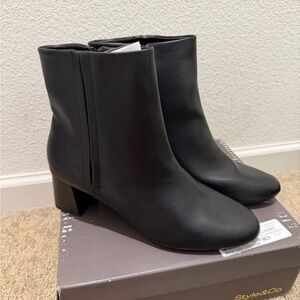 “New” Sleek Black Ankle Booties size11
